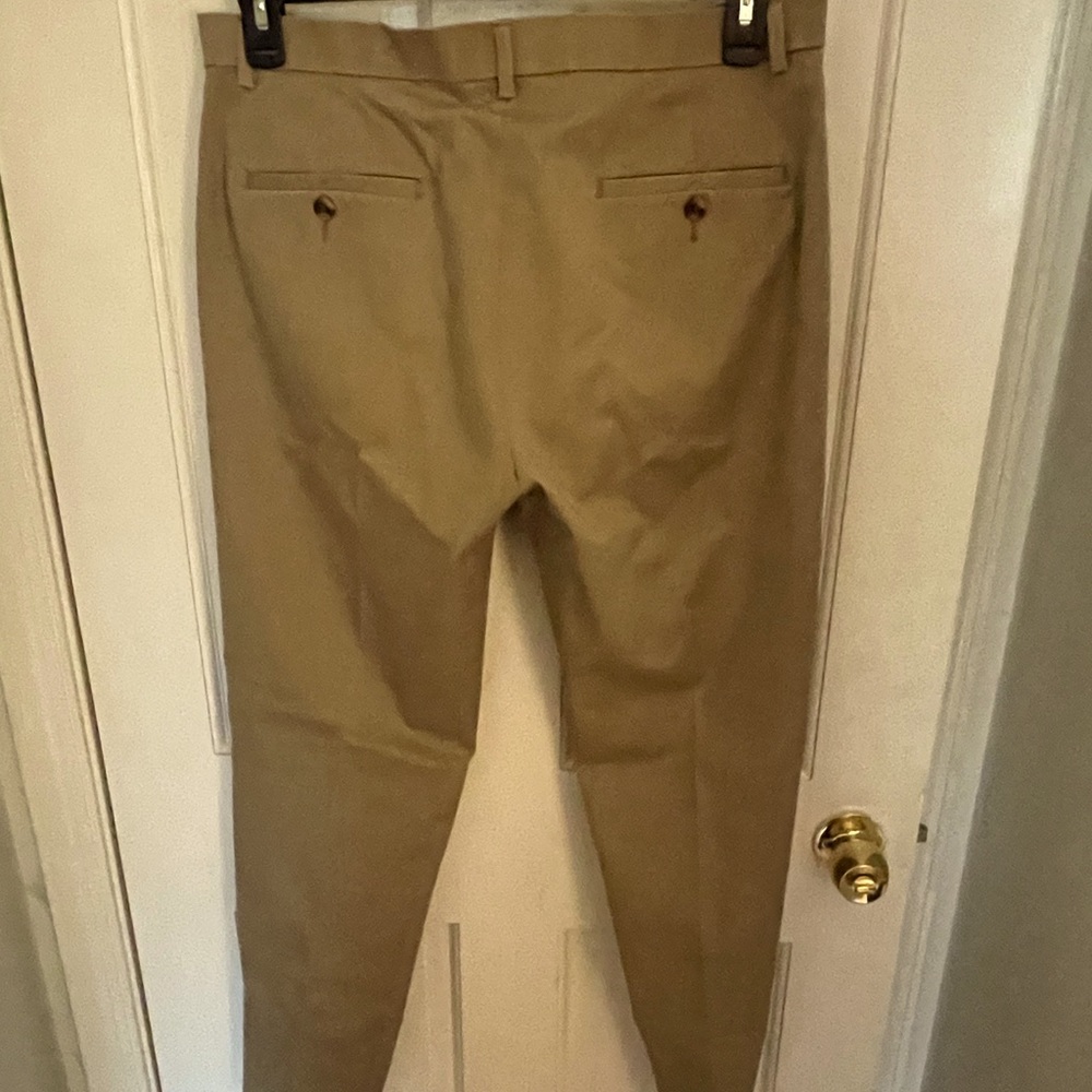 Men’s tan chinos